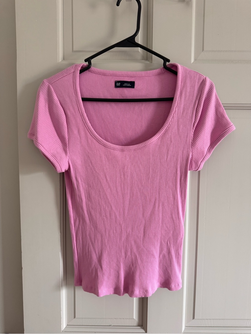 Gap pink ribbed scoop neck tee M